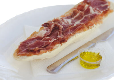 Imagen-Tostada-con-jamón
